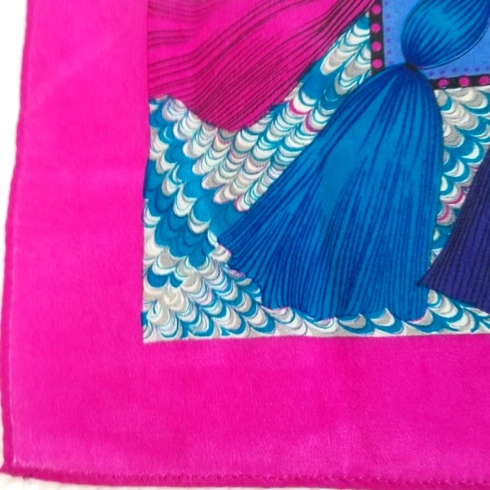 VTG Abstract Design Vivid Colors Silky Scarf - Picture 3 of 4